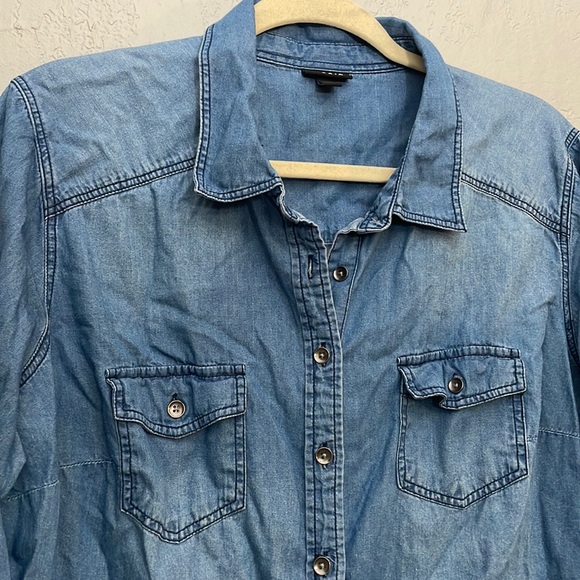 Torrid “Taylor” Medium Wash Denim Button-Down Chambray Shirt - Picture 5 of 11